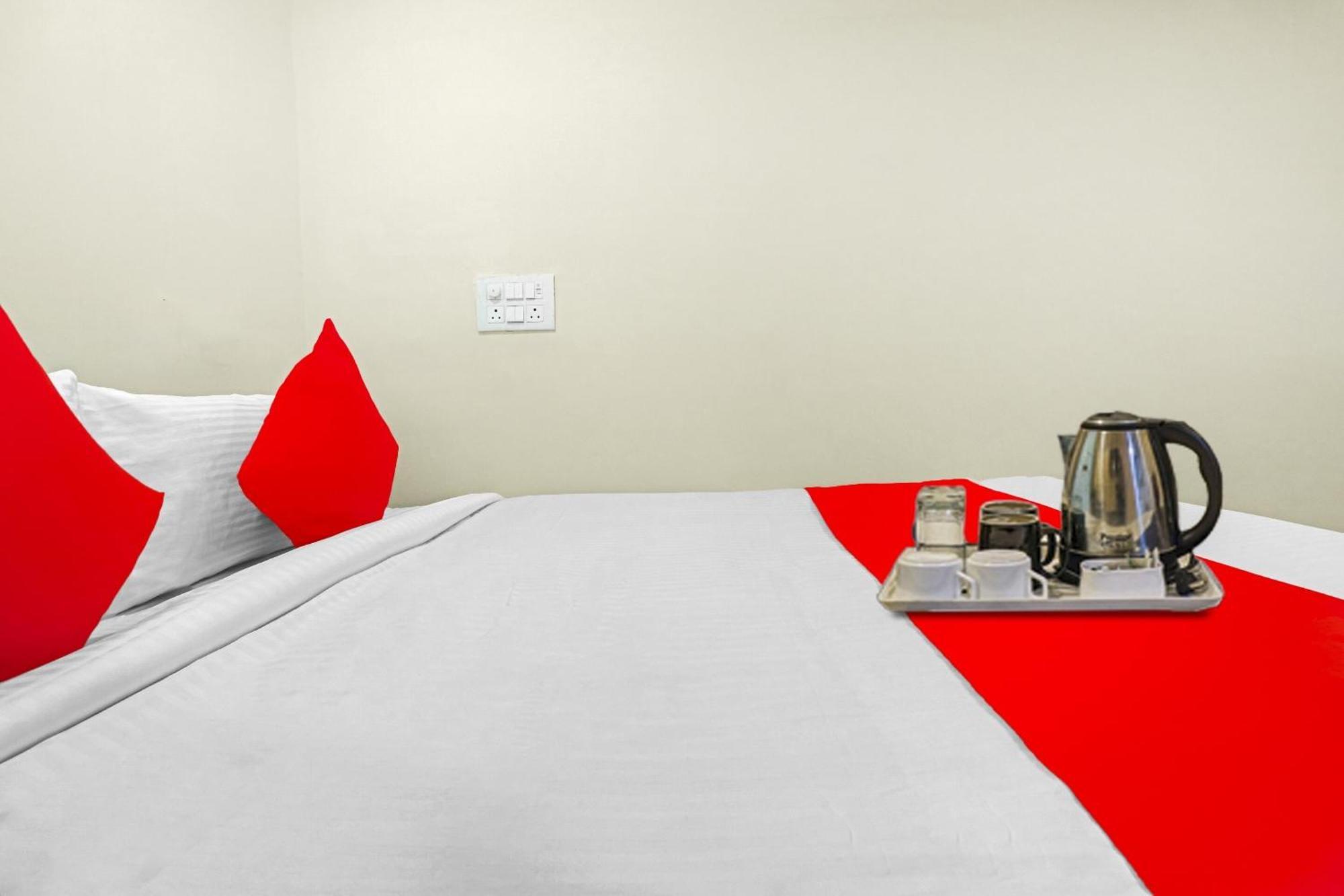 Hotel O Aayush Stay Inn Hyderabad Exterior photo