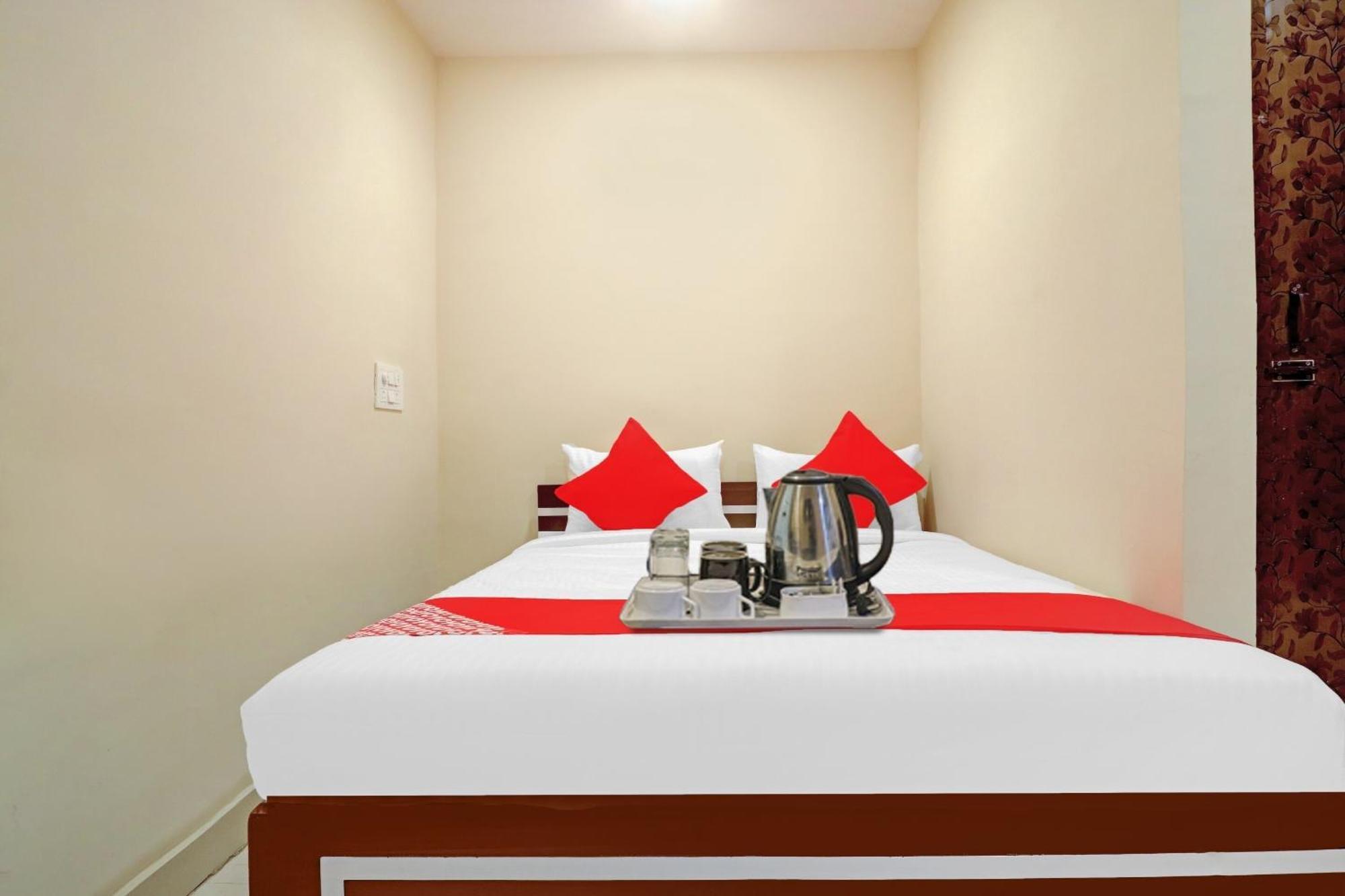 Hotel O Aayush Stay Inn Maula Ali Exterior photo