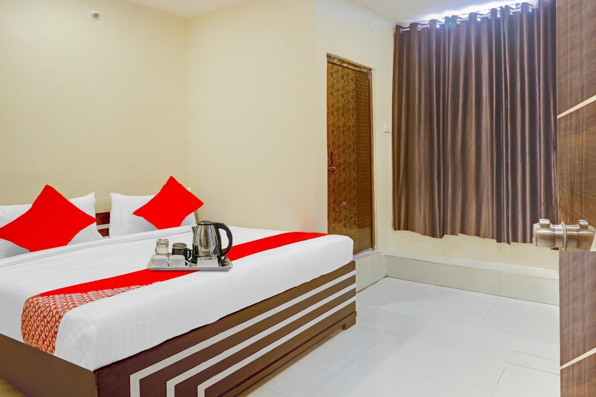 Hotel O Aayush Stay Inn Hyderabad Exterior photo