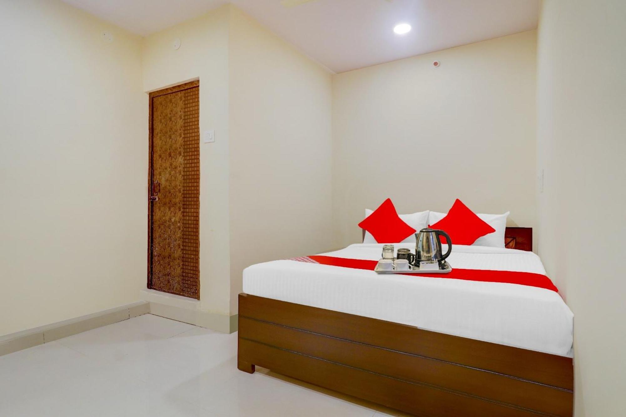 Hotel O Aayush Stay Inn Maula Ali Exterior photo